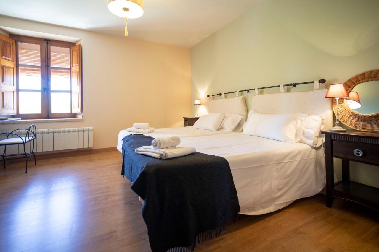 Apartamentos Ribera Del Duero Las Escuelas Vadocondes Dış mekan fotoğraf