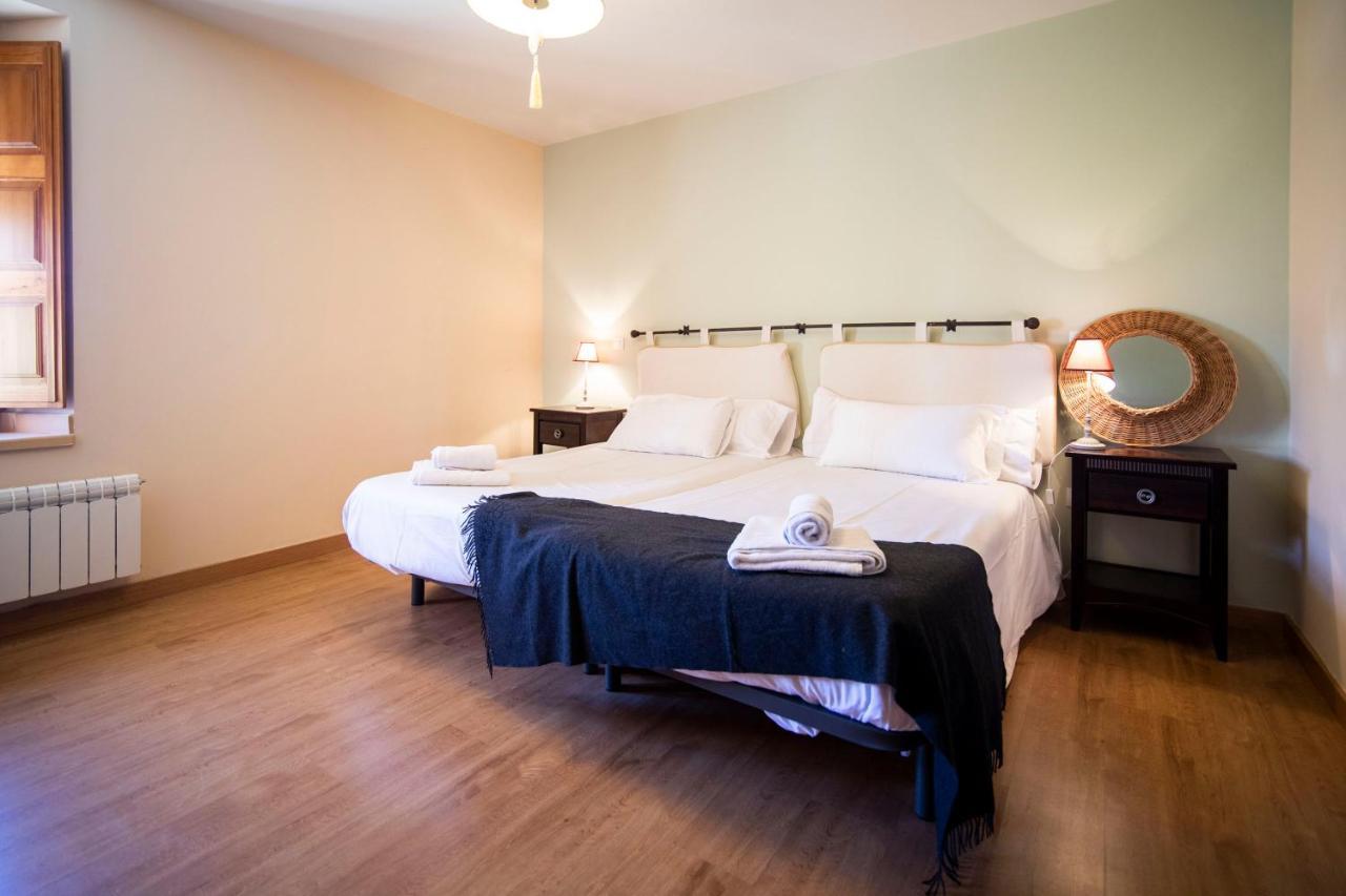 Apartamentos Ribera Del Duero Las Escuelas Vadocondes Dış mekan fotoğraf