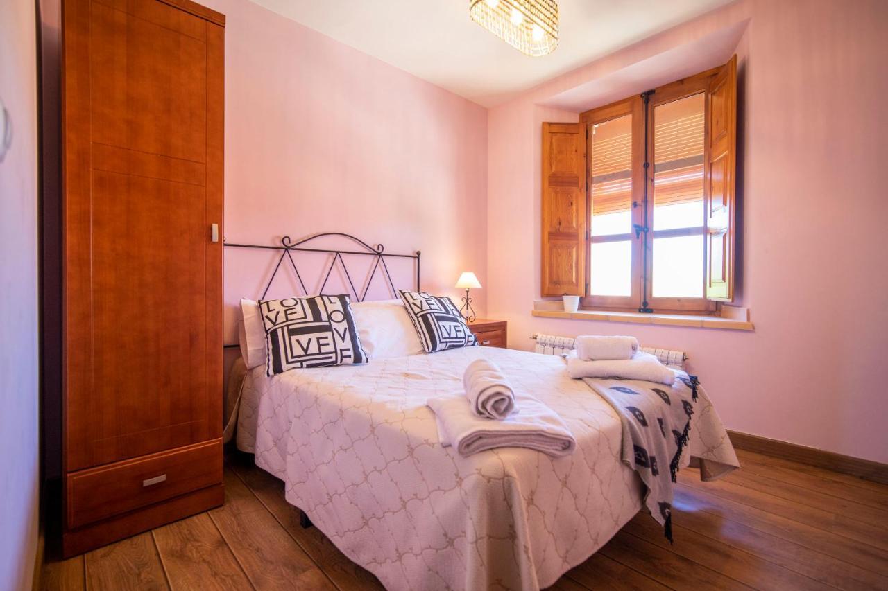 Apartamentos Ribera Del Duero Las Escuelas Vadocondes Dış mekan fotoğraf