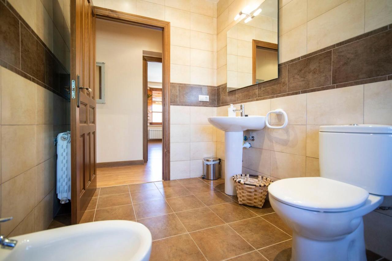 Apartamentos Ribera Del Duero Las Escuelas Vadocondes Dış mekan fotoğraf